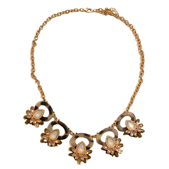 Jewelry - Rhinestone Statement necklace